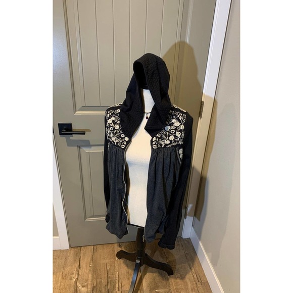 Free People - Picture 2 of 9